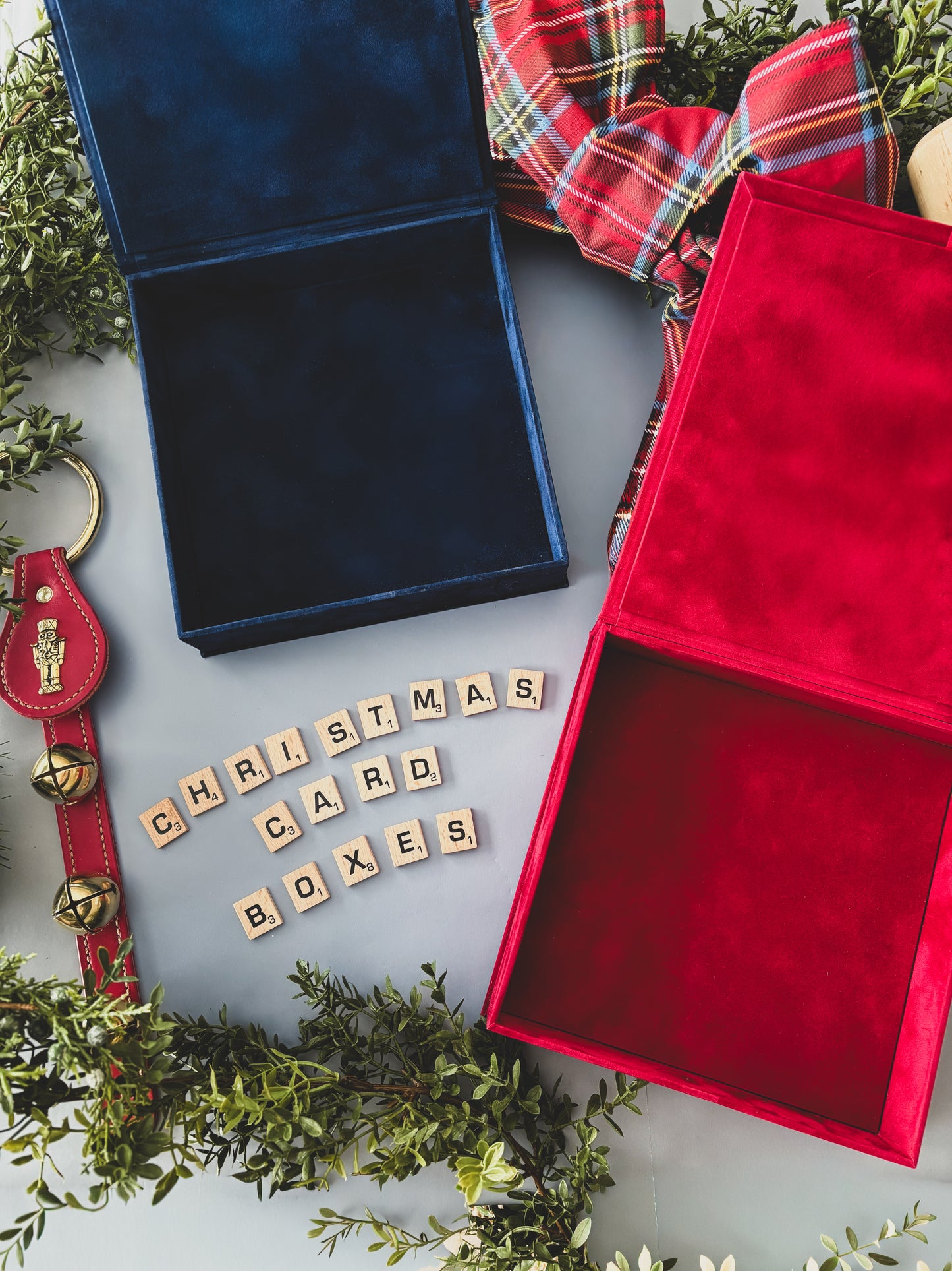 Velvet self-finishing Christmas Card Box with insert top