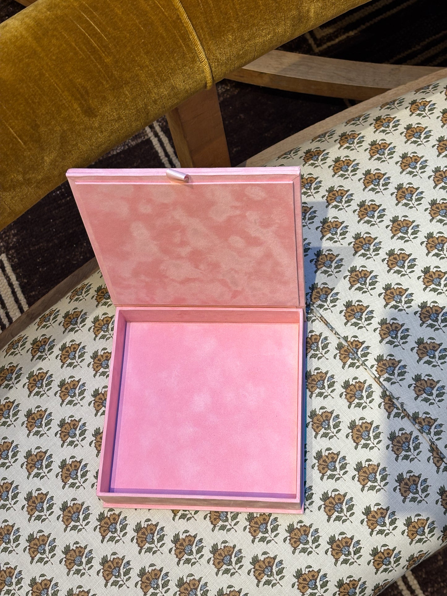 Velvet self-finishing Christmas Card Box with insert top