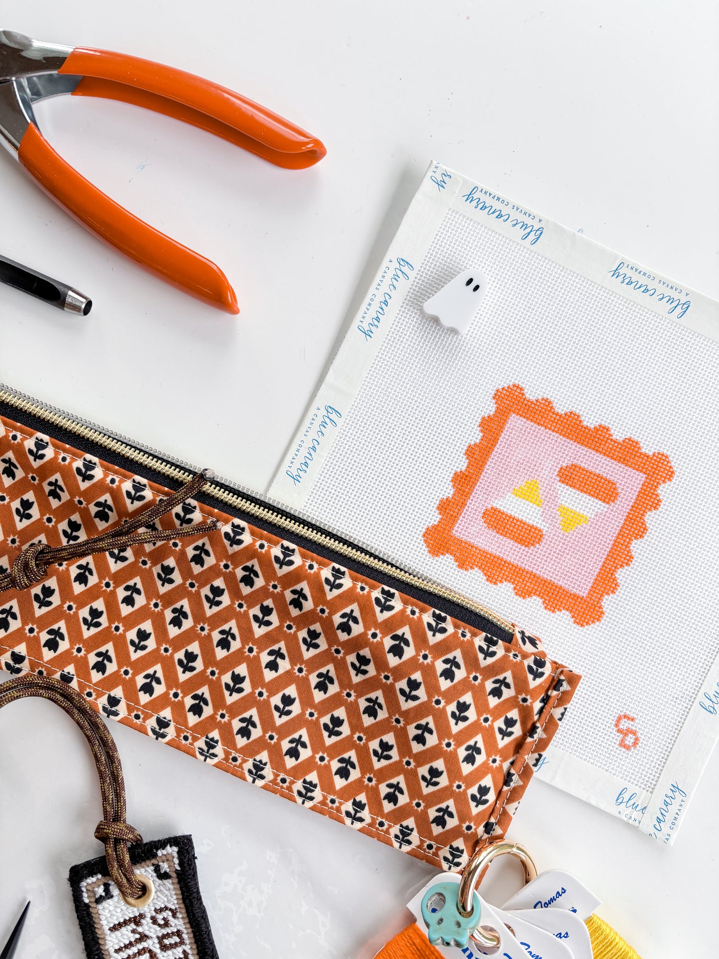 Ghostie needleminder