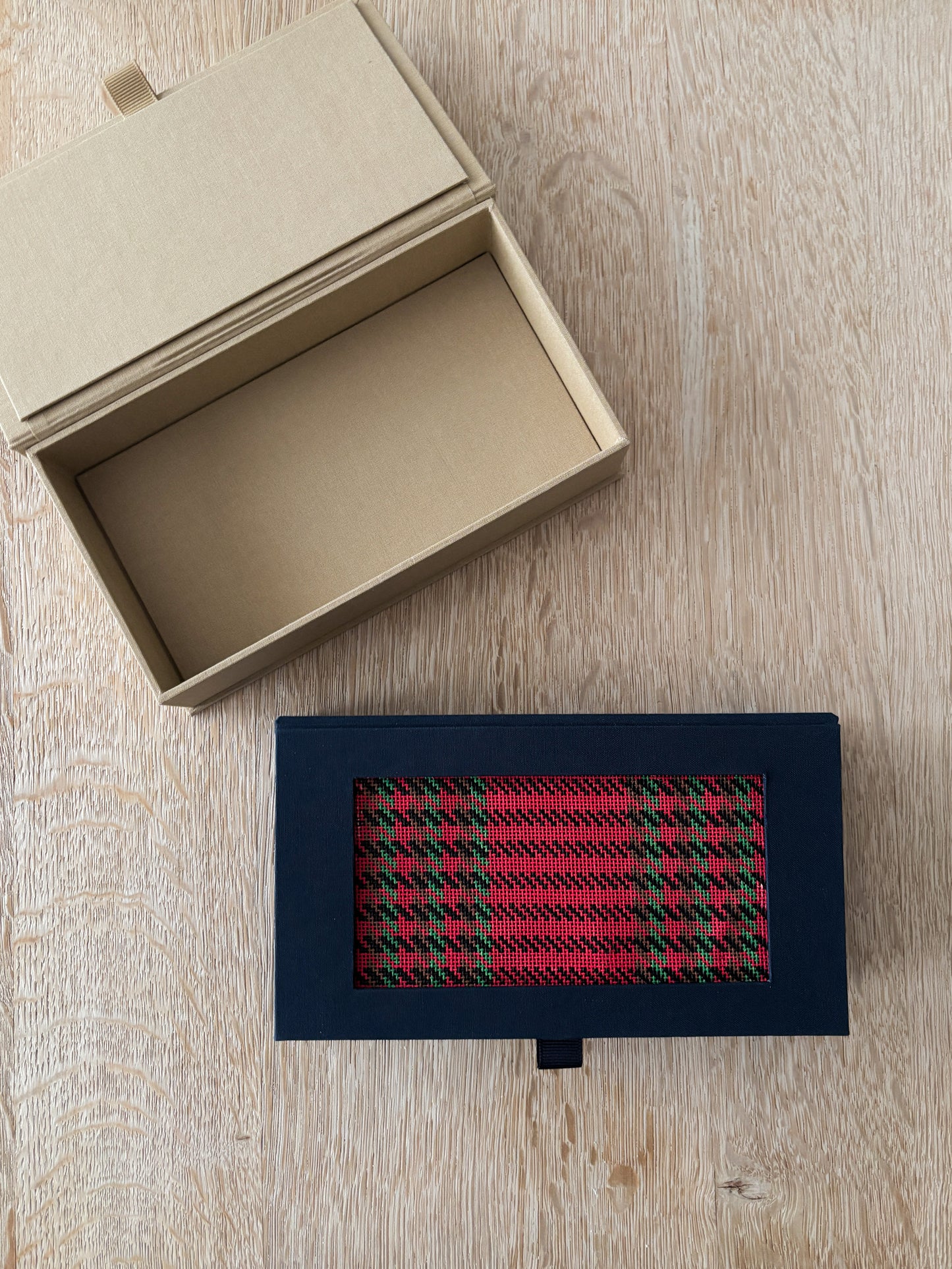 self-finishing Linen Keepsake Box with insert top