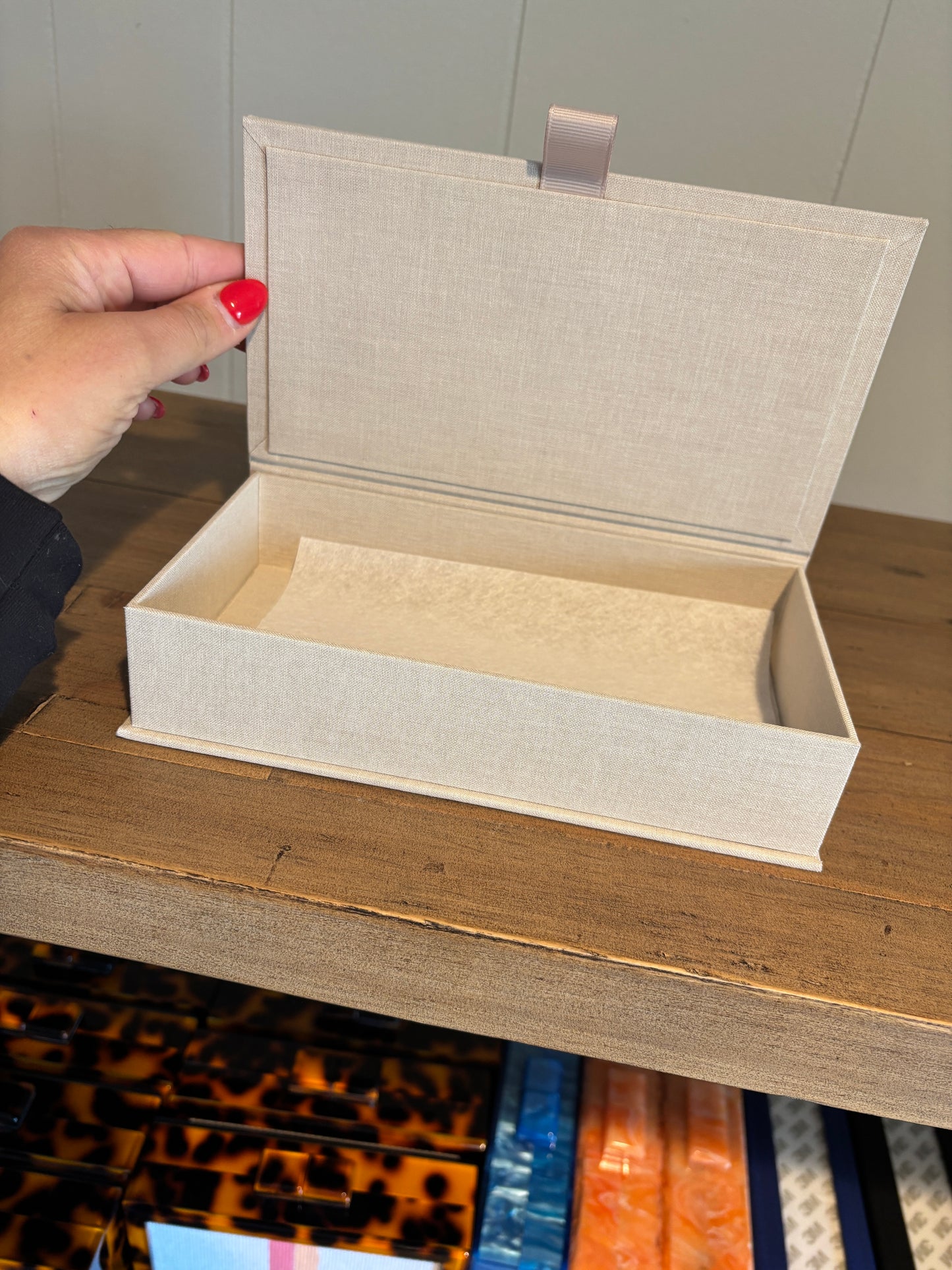self-finishing Linen Keepsake Box with insert top