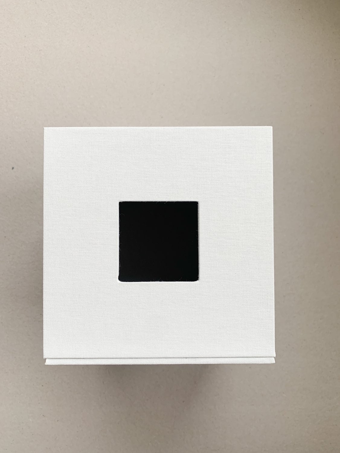 self-finishing Linen Tissue Box with insert front